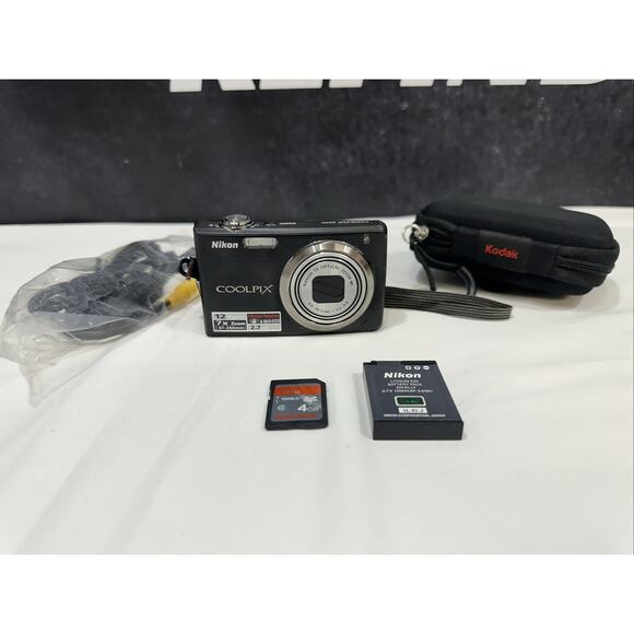 Nikon Coolpix S630 Digital Camera Black 7x Optical Zoom Case & SD NO CHARGER - Picture 1 of 6